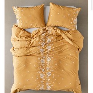 ISO: samantha embroidered sham set (only)